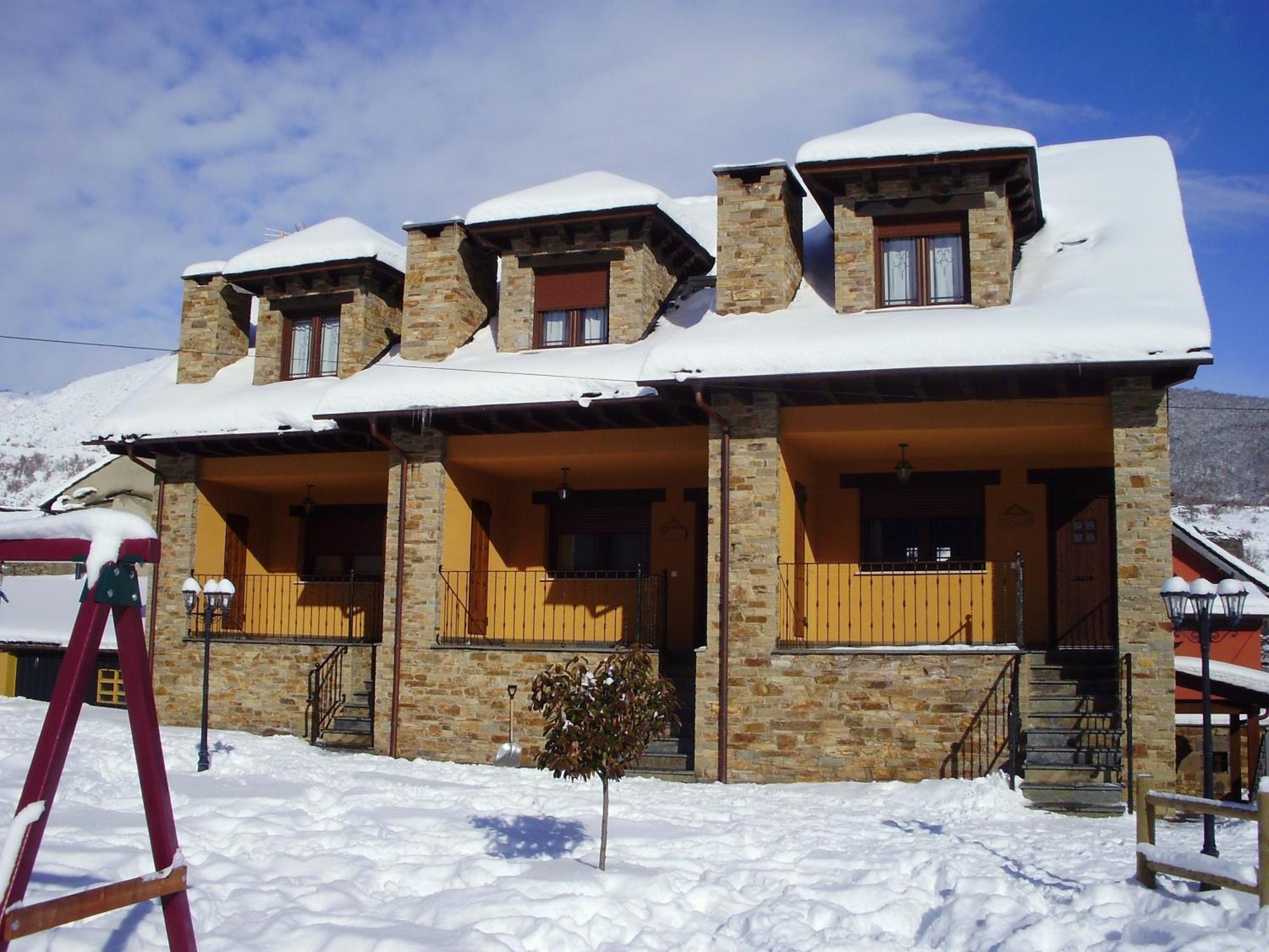 Apartamentos Rurales L'Abiseu Caboalles de Abajo Exterior photo